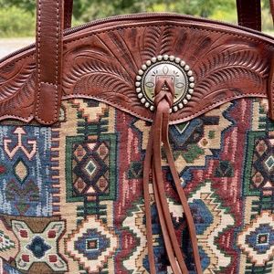 NWOT American West Bella Beau Zip Top Tote